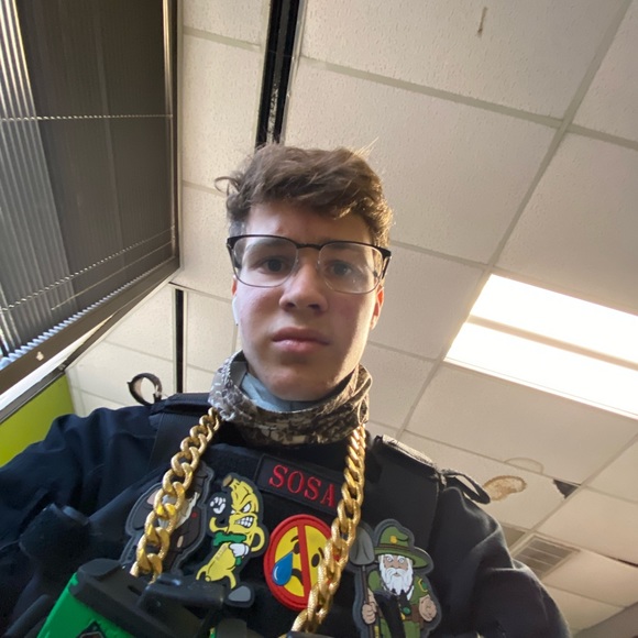 Meet your Posher, Benjamin - Picture 1 of 1